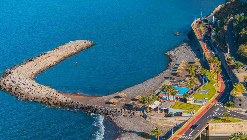 Praia da Ribeira Brava, Portugal